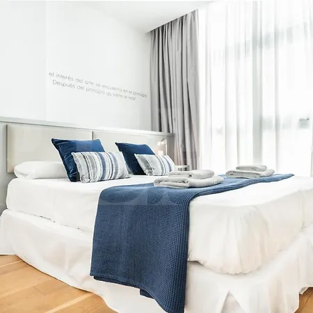 Apartment Marvellous Penthouse With Terrace & Cathedral Views By Rems